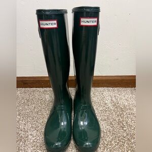 Hunter green rain boots
